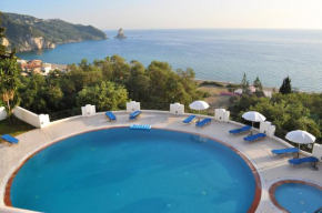 Studio apartments maria with pool in Agios Gordios Beach